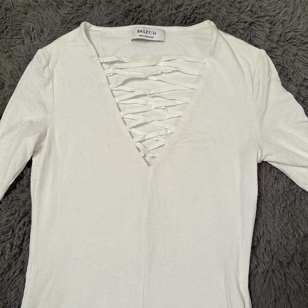 Bailey 44 Women's White Crisscross Open Detail 1/2 Sleeve Top Size Small
